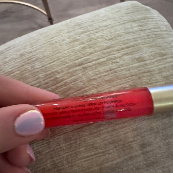 Lip Injection Extreme Lip Plumper
Hydrating Plumping Lip Gloss - Picture 4 of 5